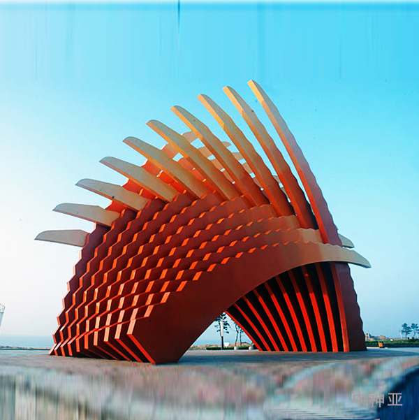 《我心飛翔》高18.6m 長(zhǎng)24.9m 寬6.6m 不銹鋼噴漆 設(shè)計(jì)：蔡衛(wèi) 2008年 位于威海南海開發(fā)區(qū)